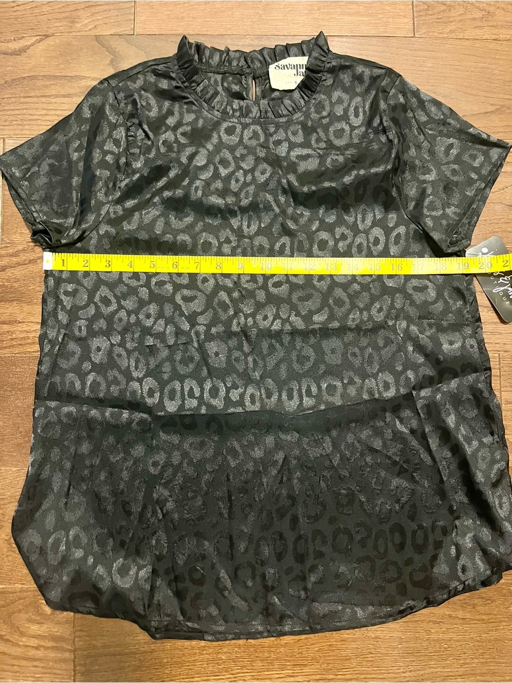 NWT Savanna Jane Black-on-Black Shimmery Leopard Print Top - Picture 5 of 5